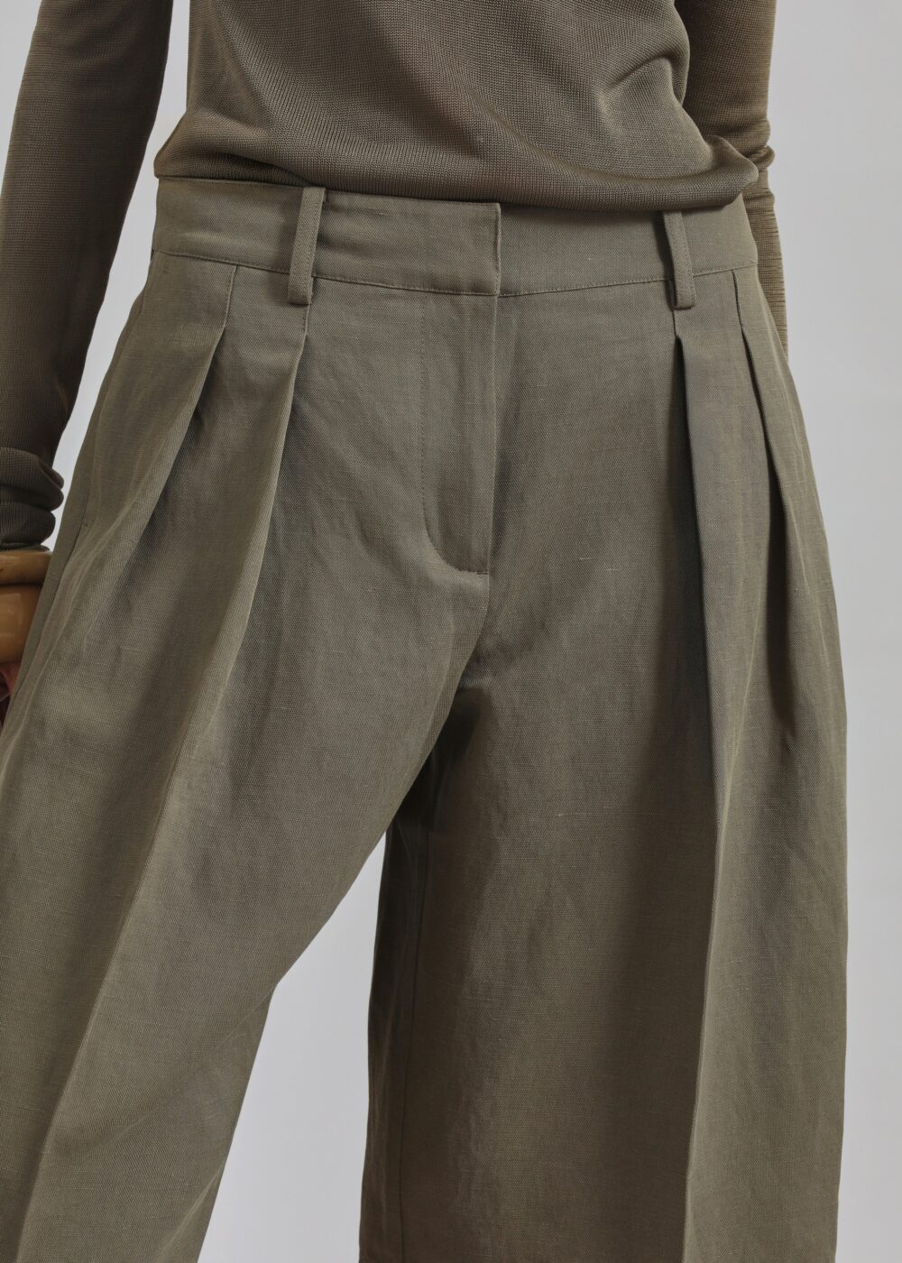 Daytona Pleated Linen Trousers - Khaki - Image 4