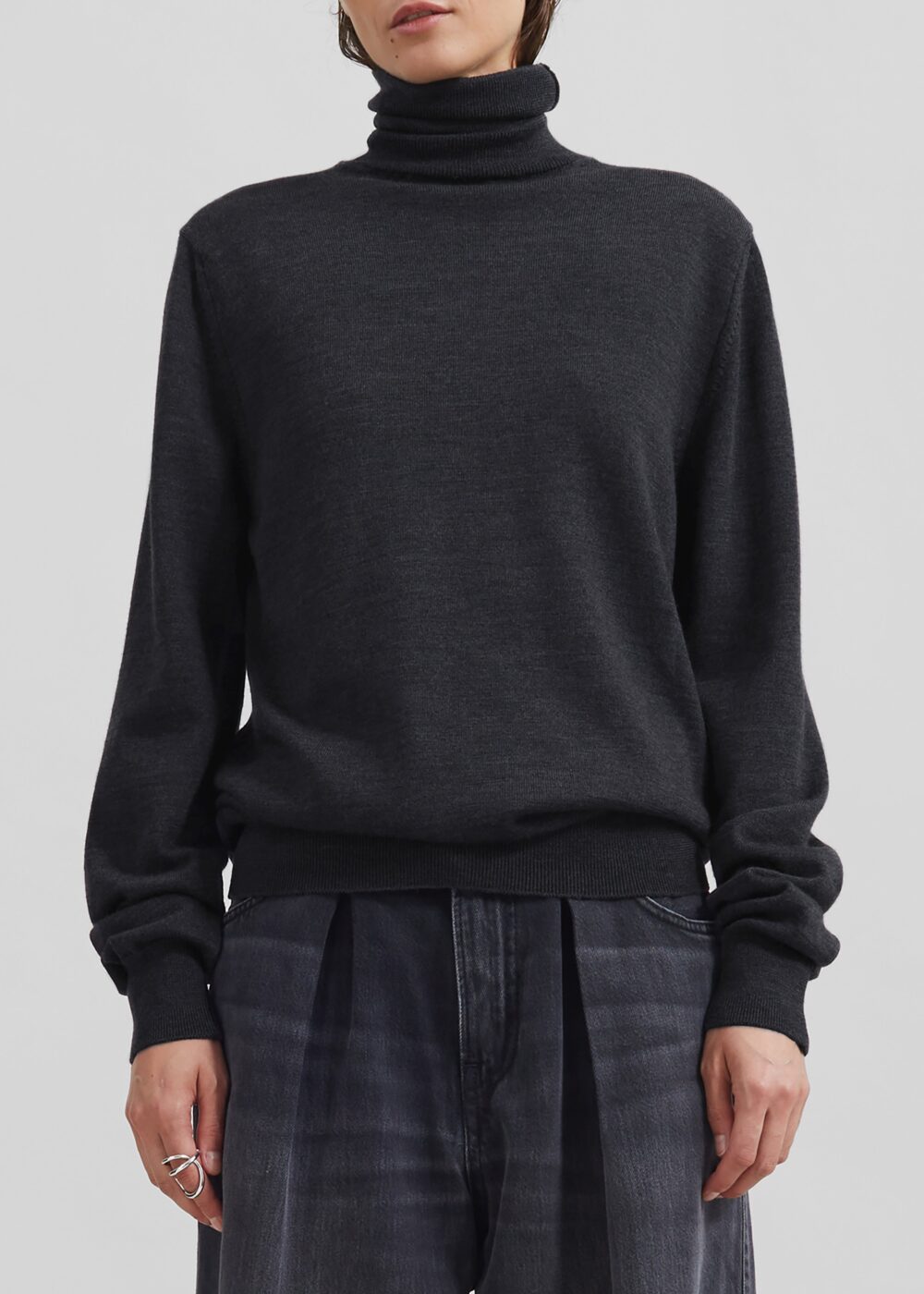 Eve Thin Turtleneck Sweater - Dark Grey Melange - Image 3