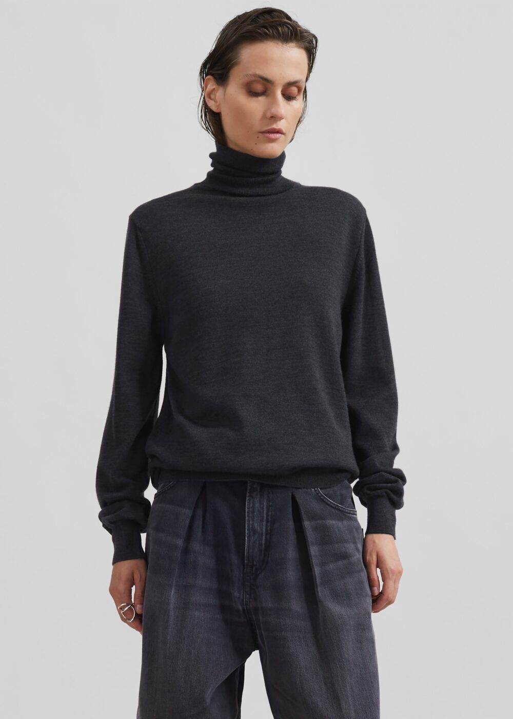 Eve Thin Turtleneck Sweater - Dark Grey Melange - Image 7