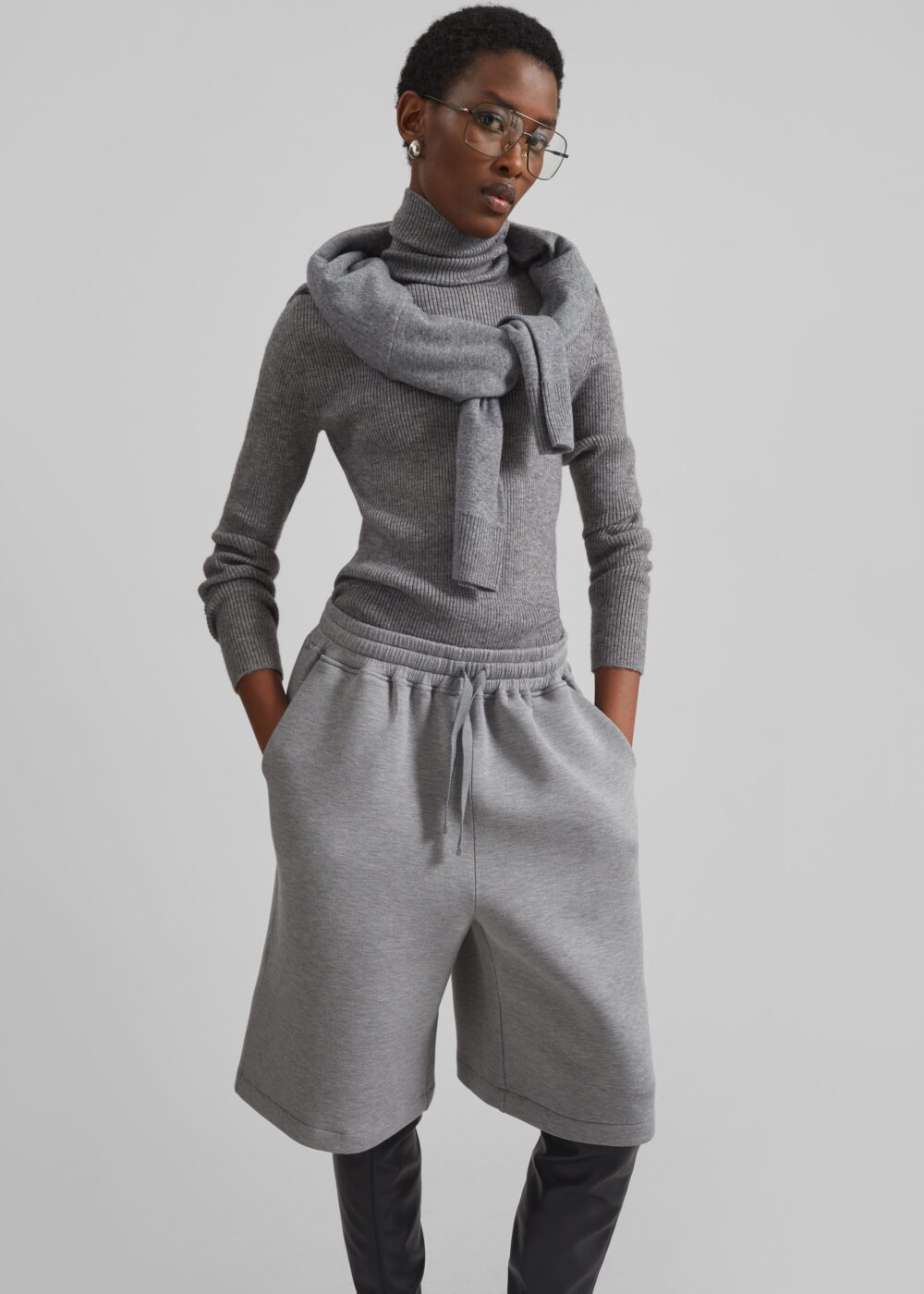 Rian Sweatshorts - Grey - Image 4