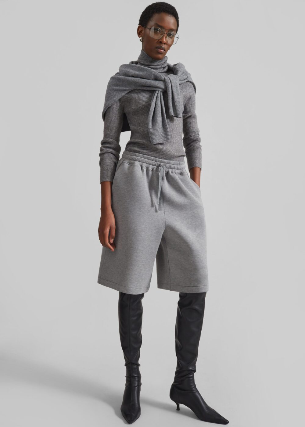Rian Sweatshorts - Grey - Image 6